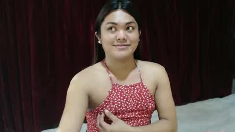 urhottie_bella online show from March 2, 7:37 am