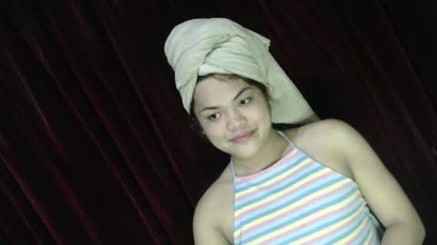 urhottie_bella online show from May 8, 9:14 am
