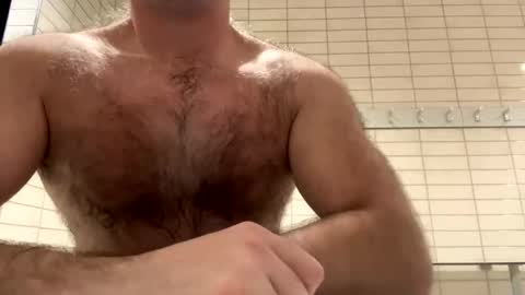 Snapshot of urhungdaddy8 chatting on April 14, 12:22 pm Hung Daddy online show from April 14, 12:22 pm