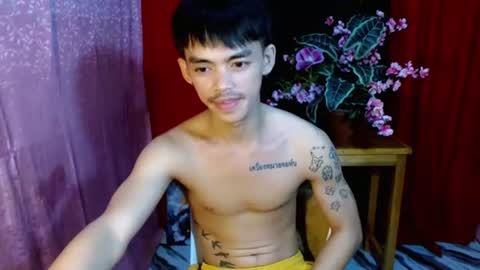 Snapshot of urhunky_boy chatting on June 18, 9:19 pm urhunky_boy online show from June 18, 9:19 pm
