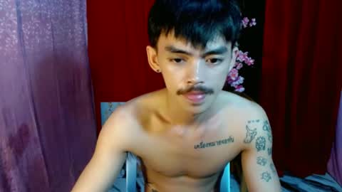 Snapshot of urhunky_boy chatting on June 28, 6:25 pm urhunky_boy online show from June 28, 6:25 pm