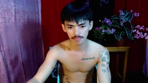 Snapshot of urhunky_boy chatting on July 4, 2:23 pm urhunky_boy online show from July 4, 2:23 pm