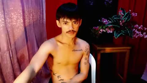 Snapshot of urhunky_boy chatting on July 13, 9:12 am urhunky_boy online show from July 13, 9:12 am