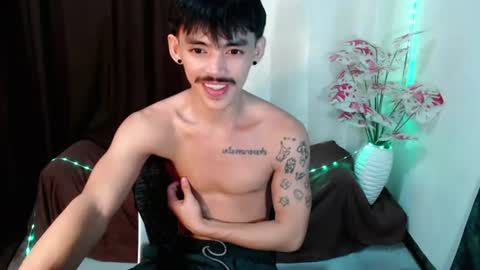 Snapshot of urhunky_boy chatting on August 4, 12:30 pm urhunky_boy online show from August 4, 12:30 pm