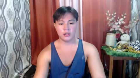 Snapshot of urhunky_ivan chatting on December 27, 3:48 pm urhunky_ivan online show from December 27, 3:48 pm