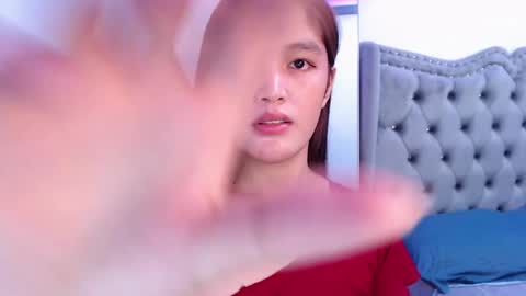 Amira online show from December 6, 1:18 am