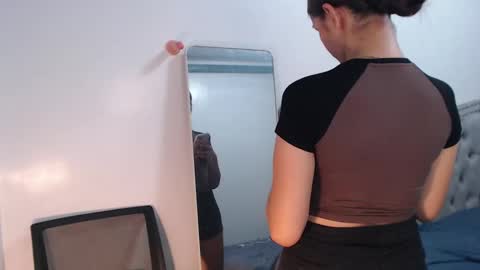 Amira online show from December 8, 10:08 am