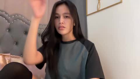 Amira online show from December 18, 3:01 am