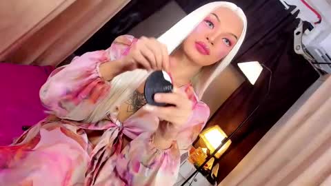 Snapshot of urladyprincessmassivecock chatting on February 9, 9:28 pm jhaii online show from February 9, 9:28 pm