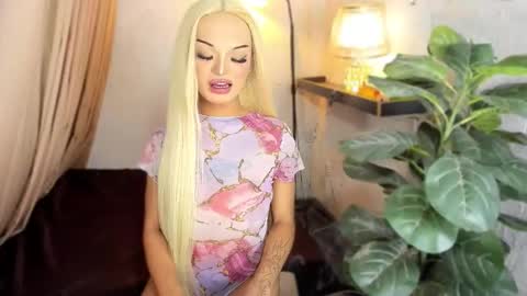 Snapshot of urladyprincessmassivecock chatting on September 30, 4:01 pm jhaii online show from September 30, 4:01 pm