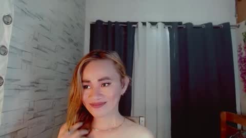 urlovely_che online show from March 28, 4:34 am