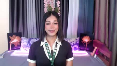 Snapshot of urlovely_jemma chatting on July 17, 6:35 pm urlovely_jemma online show from July 17, 6:35 pm