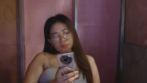 Snapshot of urlovelypinay69 chatting on September 18, 2:02 am MYSTIKA online show from September 18, 2:02 am