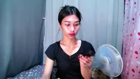 Snapshot of urloverjasmine_xx chatting on May 15, 11:23 pm urloverjasmine_xx online show from May 15, 11:23 pm