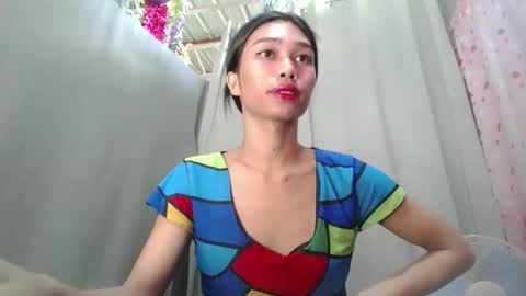 Snapshot of urloverjasmine_xx chatting on May 19, 12:05 am urloverjasmine_xx online show from May 19, 12:05 am