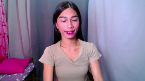 Snapshot of urloverjasmine_xx chatting on July 22, 12:35 am urloverjasmine_xx online show from July 22, 12:35 am