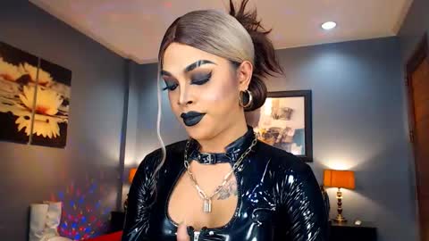 Snapshot of urmajestytyra chatting on February 2, 9:23 pm UrMajestyTyra online show from February 2, 9:23 pm