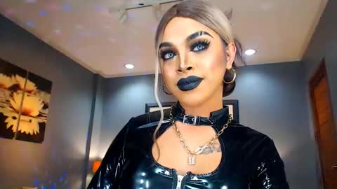 Snapshot of urmajestytyra chatting on February 3, 12:36 am UrMajestyTyra online show from February 3, 12:36 am