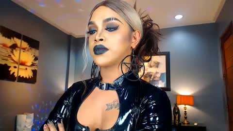 Snapshot of urmajestytyra chatting on February 5, 6:46 am UrMajestyTyra online show from February 5, 6:46 am