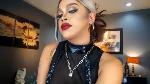 Snapshot of urmajestytyra chatting on February 27, 5:13 am UrMajestyTyra online show from February 27, 5:13 am