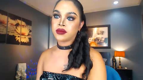 Snapshot of urmajestytyra chatting on March 3, 3:52 am UrMajestyTyra online show from March 3, 3:52 am