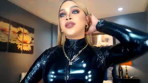 Snapshot of urmajestytyra chatting on March 6, 12:21 am UrMajestyTyra online show from March 6, 12:21 am