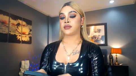 Snapshot of urmajestytyra chatting on March 9, 11:56 pm UrMajestyTyra online show from March 9, 11:56 pm