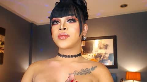 Snapshot of urmajestytyra chatting on November 17, 1:00 am UrMajestyTyra online show from November 17, 1:00 am