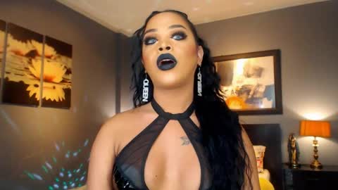 UrMajestyTyra online show from April 17, 1:52 am