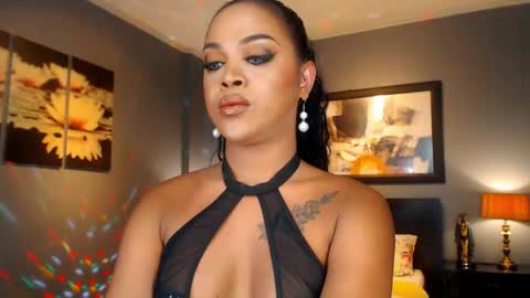UrMajestyTyra online show from May 21, 3:02 am