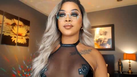UrMajestyTyra online show from May 26, 12:39 am