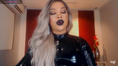 UrMajestyTyra online show from June 13, 5:33 pm