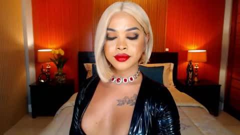 UrMajestyTyra online show from June 22, 3:25 am