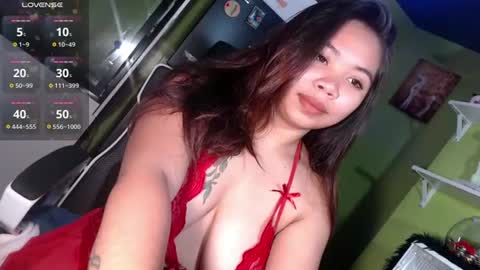 Snapshot of uronlylust_lilit69xx chatting on July 4, 6:14 pm Lhea online show from July 4, 6:14 pm