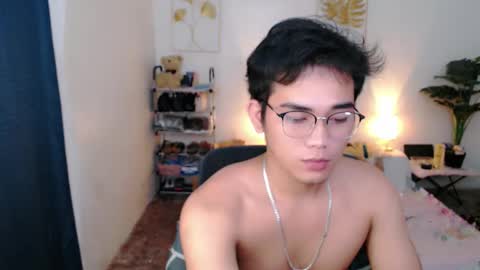 Snapshot of urpinoy_cummer chatting on November 2, 12:29 pm urpinoy_cummer online show from November 2, 12:29 pm