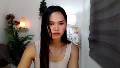 ursandra_xx online show from November 16, 5:57 am