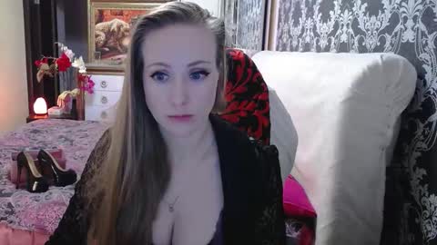 Snapshot of ursecrettreasure88 chatting on December 16, 6:40 am UrSecretTreasure88 online show from December 16, 6:40 am