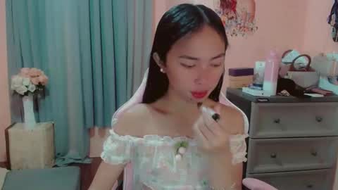 Snapshot of ursexy_michelle chatting on December 3, 4:36 am Your Future Michelle online show from December 3, 4:36 am