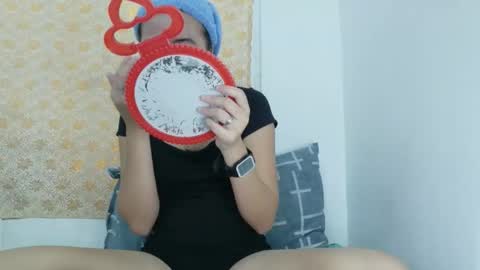 Snapshot of ursexy_pinay_skinny chatting on September 25, 5:44 am im jenny online show from September 25, 5:44 am