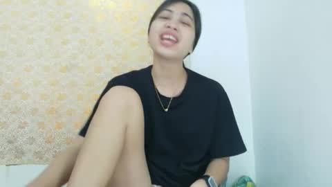 Snapshot of ursexy_pinay_skinny chatting on October 10, 4:00 am im jenny online show from October 10, 4:00 am
