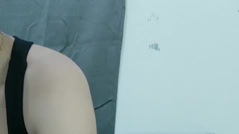 Snapshot of ursexy_pinay_skinny chatting on November 30, 5:33 am im jenny online show from November 30, 5:33 am