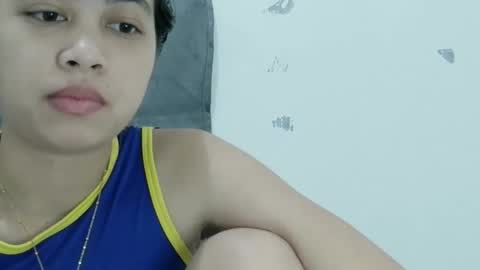 Snapshot of ursexy_pinay_skinny chatting on December 2, 5:35 am im jenny online show from December 2, 5:35 am