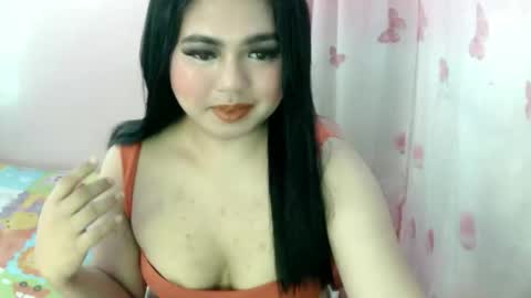 Snapshot of urslut_max chatting on October 25, 7:49 am maxie online show from October 25, 7:49 am