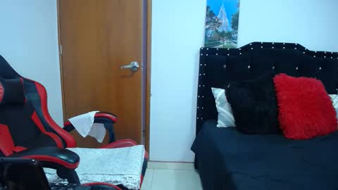 Eveling Blanco  online show from November 8, 4:29 pm