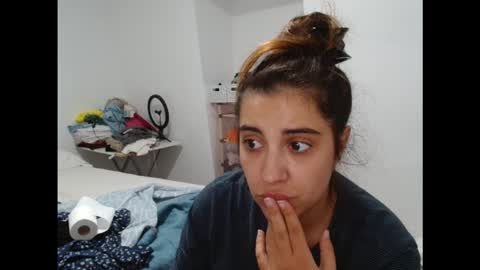 Snapshot of ursumi1 chatting on October 19, 4:18 pm ursumi1 online show from October 19, 4:18 pm