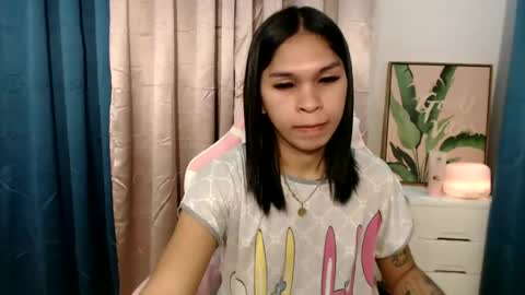 ursweet_zeviixx online show from February 23, 11:11 am