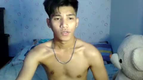 ursweetie_boy online show from July 13, 4:15 am