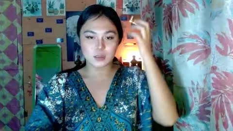 Snapshot of urunexpensivecamilla chatting on January 12, 12:54 pm YOURGIRLCAMILLA online show from January 12, 12:54 pm