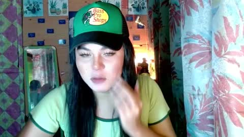 Snapshot of urunexpensivecamilla chatting on January 13, 2:44 pm YOURGIRLCAMILLA online show from January 13, 2:44 pm