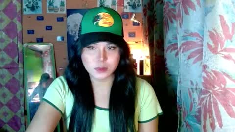 Snapshot of urunexpensivecamilla chatting on January 14, 5:29 pm YOURGIRLCAMILLA online show from January 14, 5:29 pm